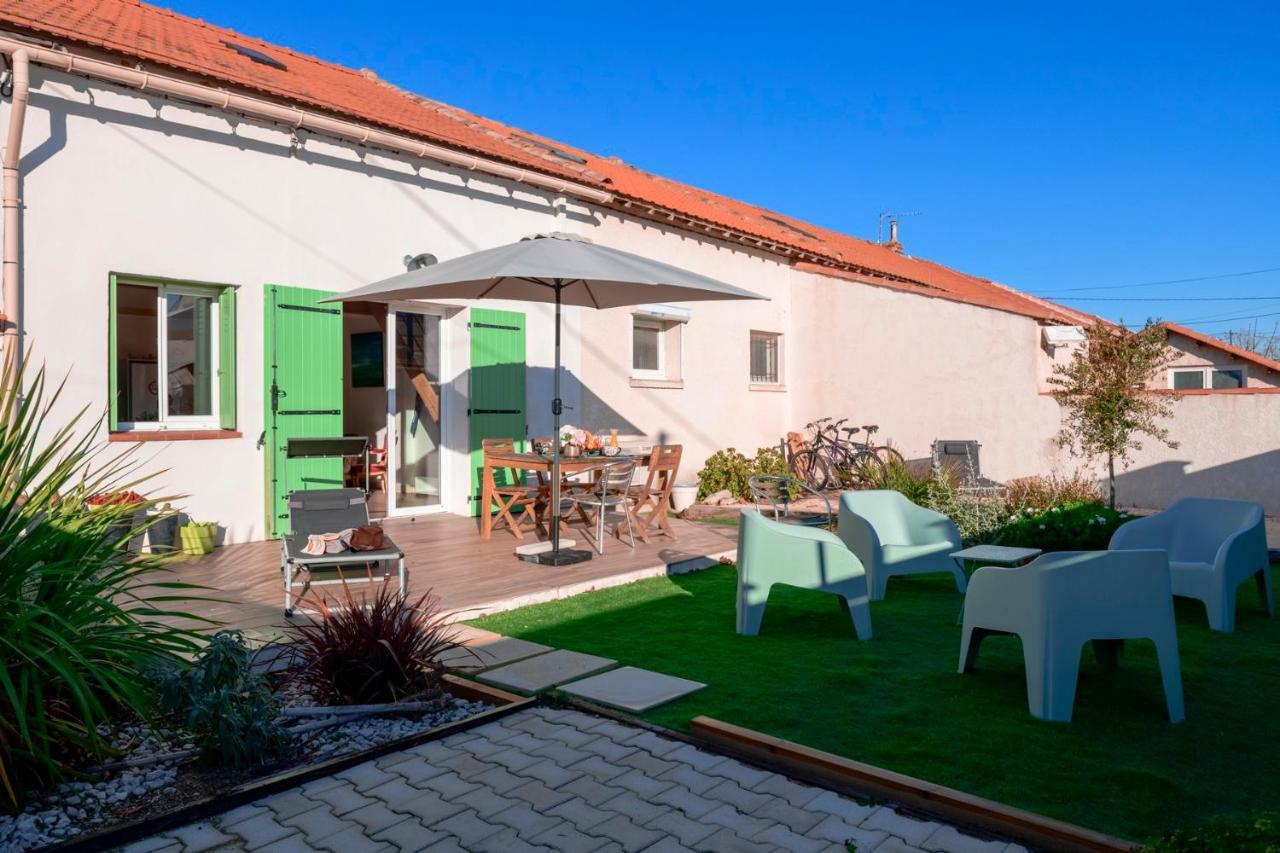 Villa Le Cabanon De Virginie Salin-de-Giraud Exterior foto